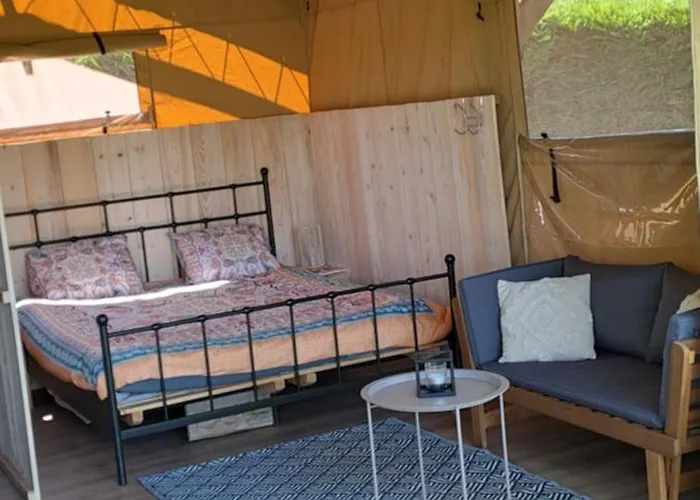 Safari Tent مكان تخييم *